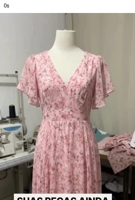 Vestido floral no manequim